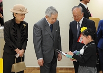 毎日新聞社賞（長根朱里さん）