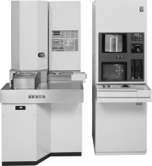 図6:世界初の測長SEM「S-6000形」(1984年)